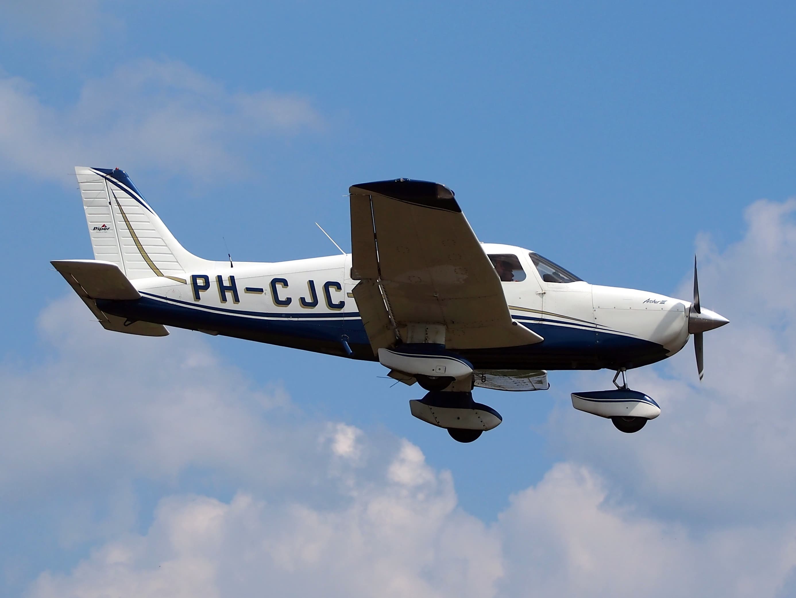 1990 Piper PA-28 Archer